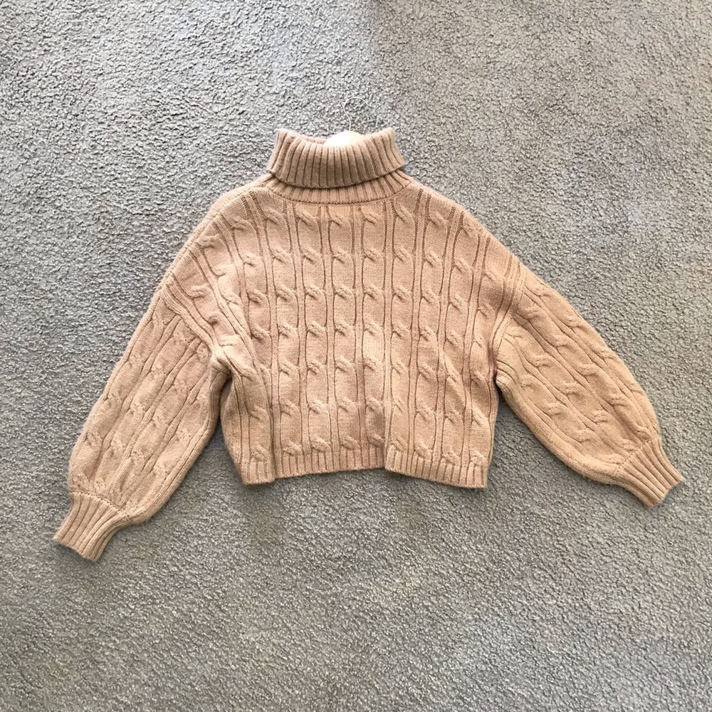 🔥 Tan Butterscotch Chunky Cable Knit Bookish Sweater - Women’s S 🔥
